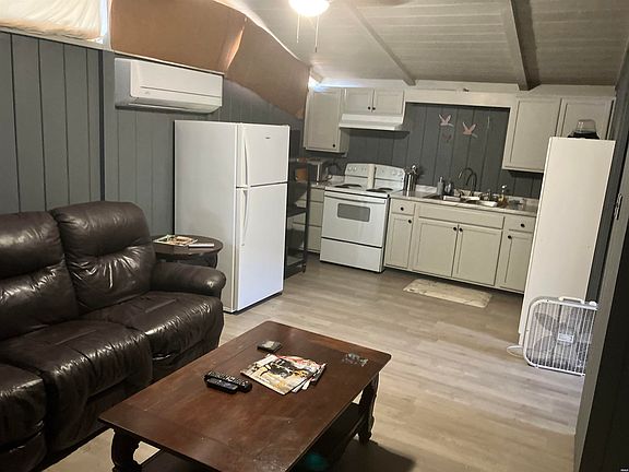 5th image of 130 Grays Camp Ln