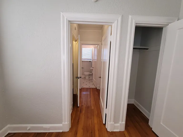 703 W French Pl — Photo 9