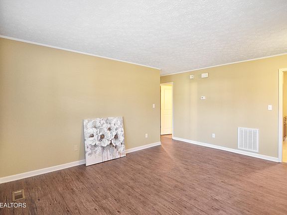 3rd image of 7715 Pinner Dr #&-2