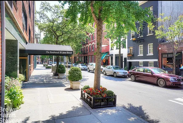 Sold by Brown Harris Stevens | media 21