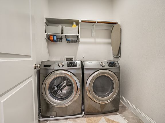 5th image of 4917 Barcelona Ave