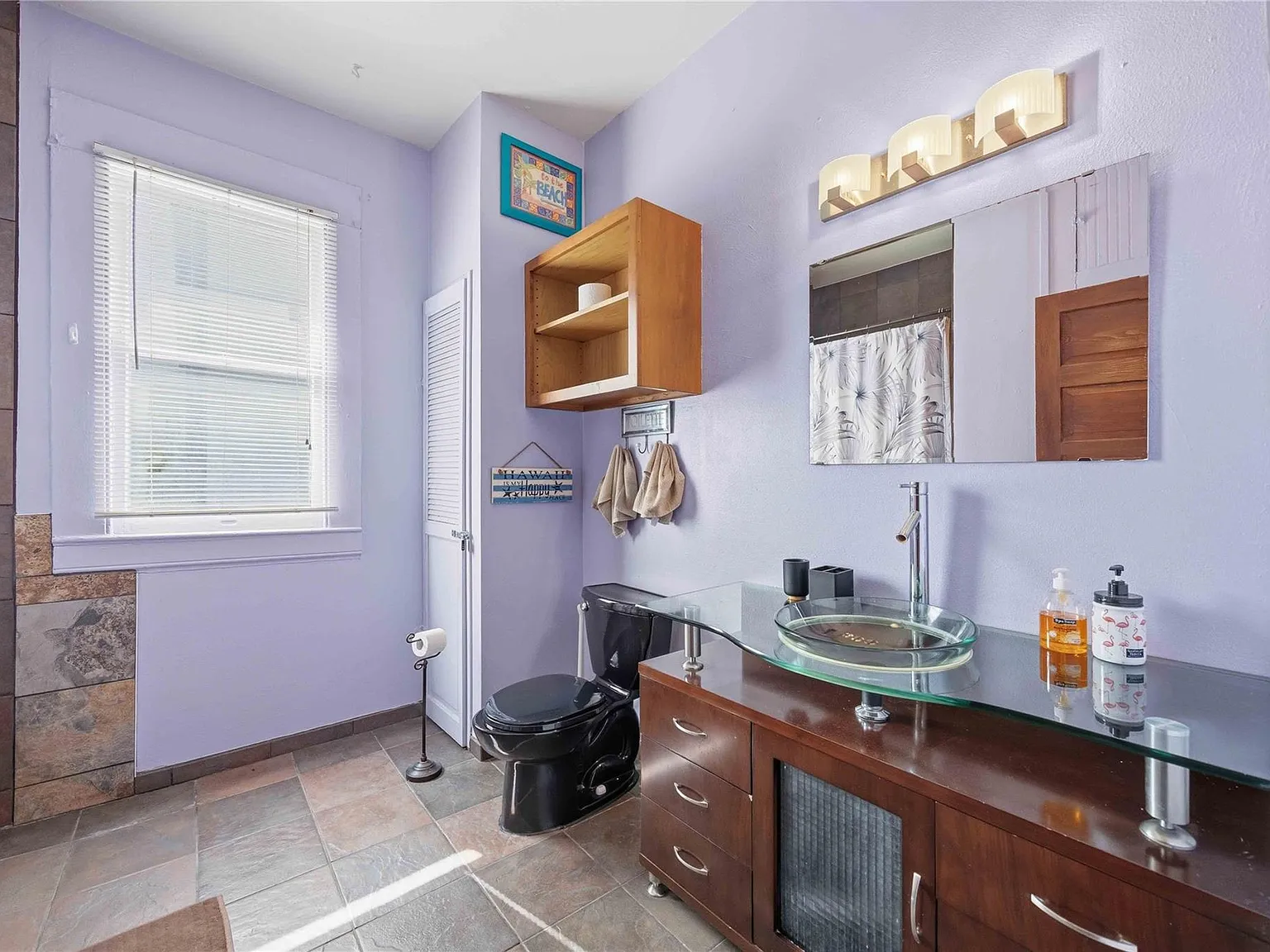 1 bed, 1.0 bath, 2204 sqft, $1,400 — Photo 3