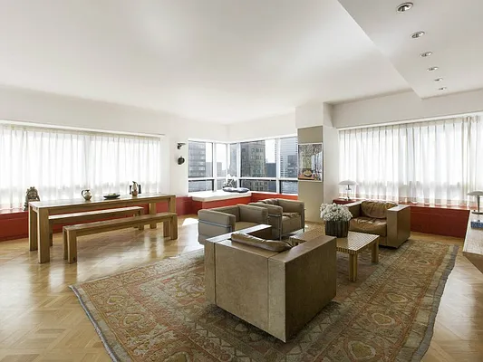 Sold by Sotheby's International Realty | media 16