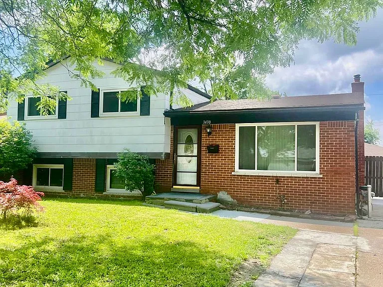 3430 Chase Dr — Photo 2