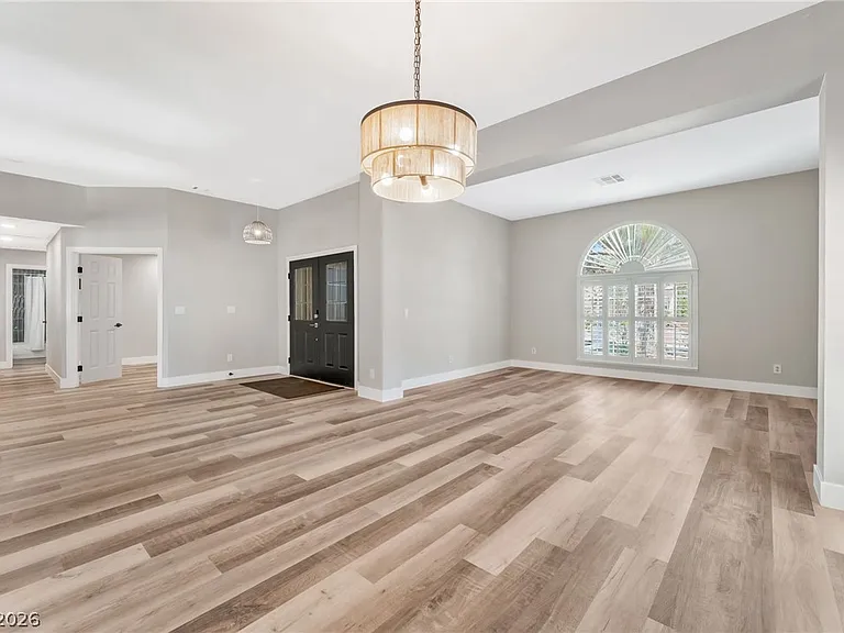 5121 Burr Oak Dr — Photo 5