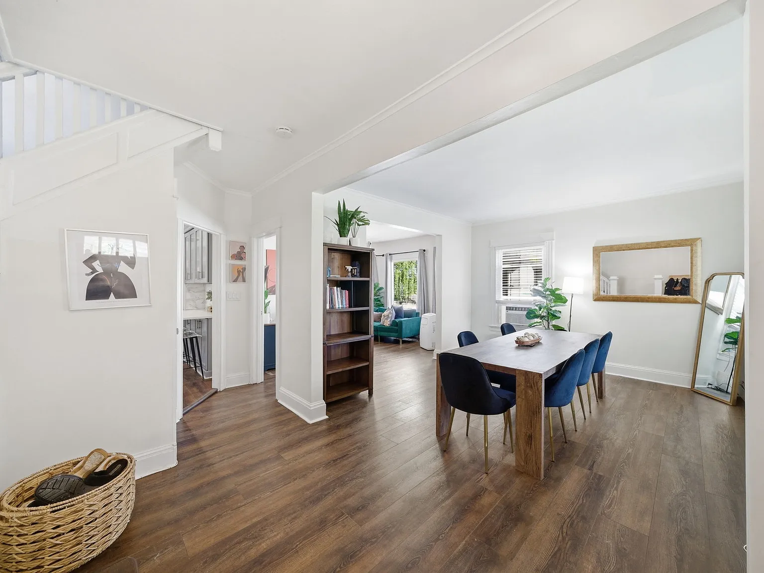 4 bed, 2.5 bath, $4,150 — Photo 4