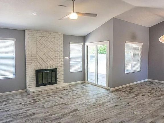 5th image of 129 Willow Village Dr