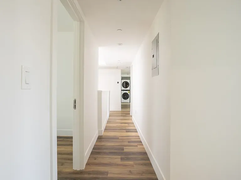 1814 W 36th St — Photo 13