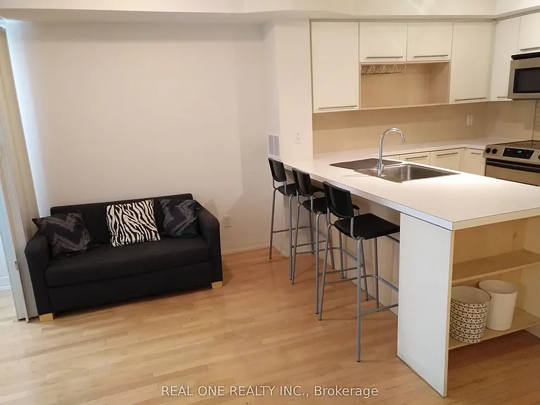 21 Carlton St #306 — Photo 4