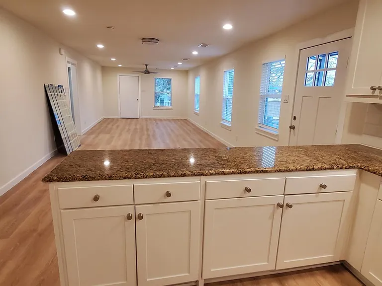 3203 N Winnetka Ave — Photo 2