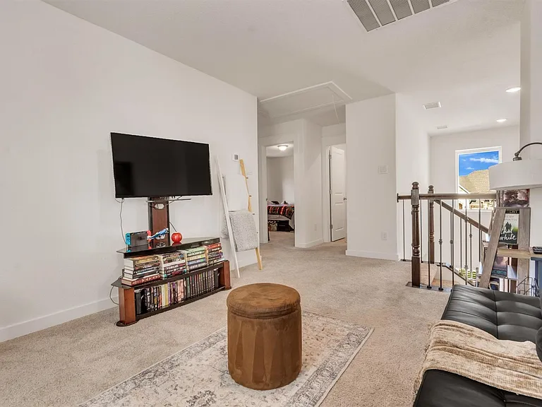 108 Blackwell Ln — Photo 18