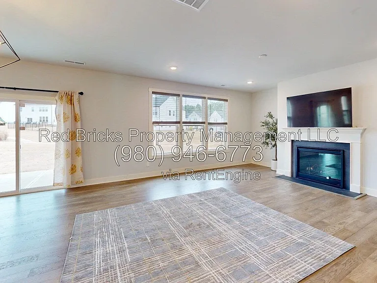 6129 Alsace Ln — Photo 9
