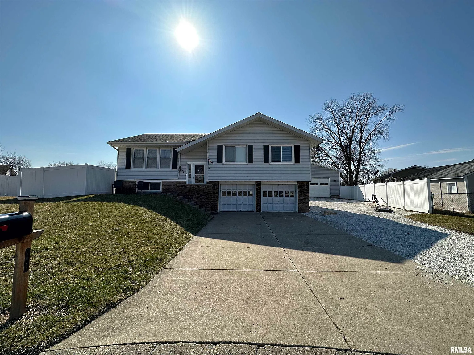 5624 W Custer Ct photo 1