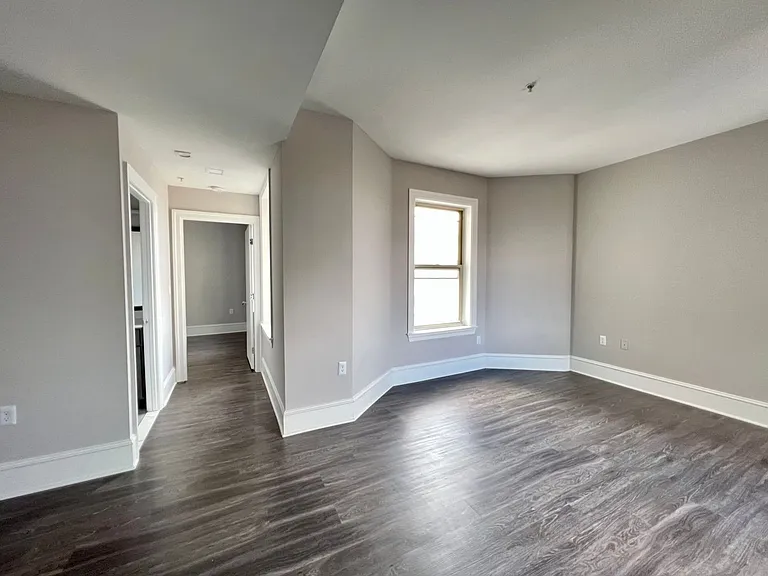 306 W Franklin — Photo 19