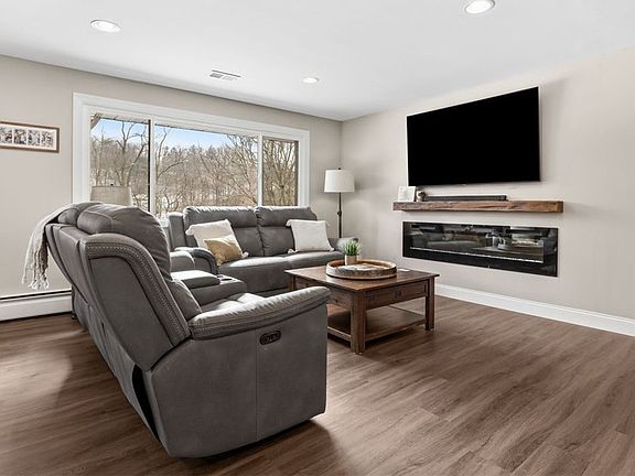 4th image of 161 Harmony Rd