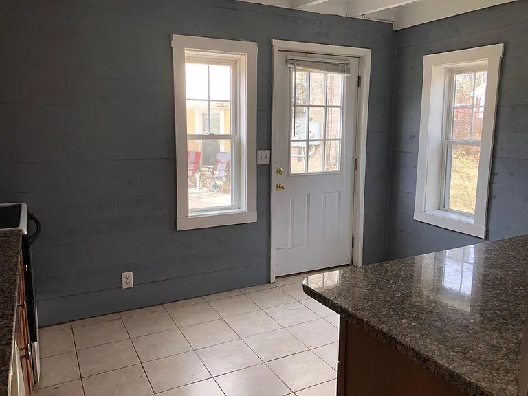 33 Carmichael Ln — Photo 13