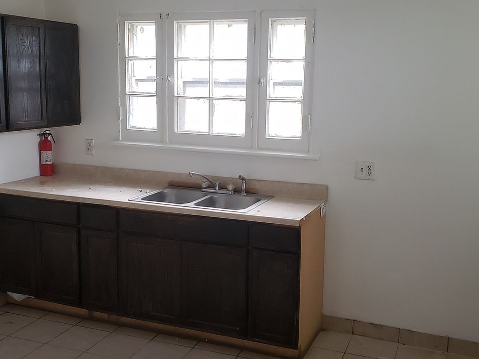 2nd image of 1417 W 71st Pl