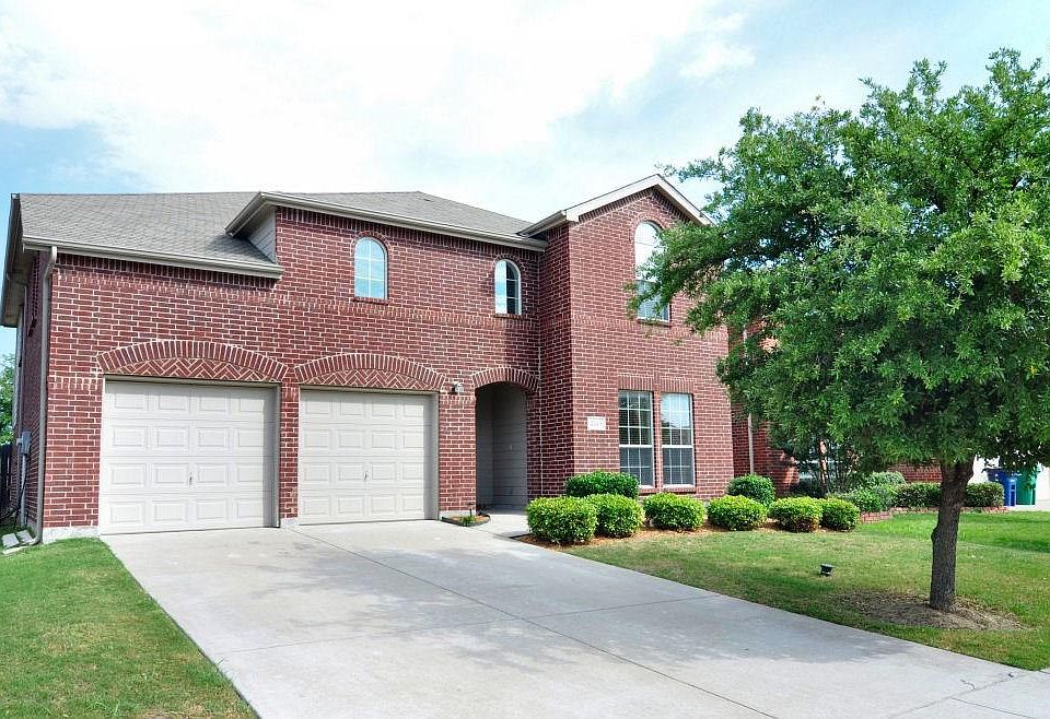 1st image of 2213 Eisenhower Dr