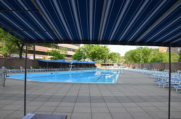 Sold by Madeleine Realty Ltd. | media 2