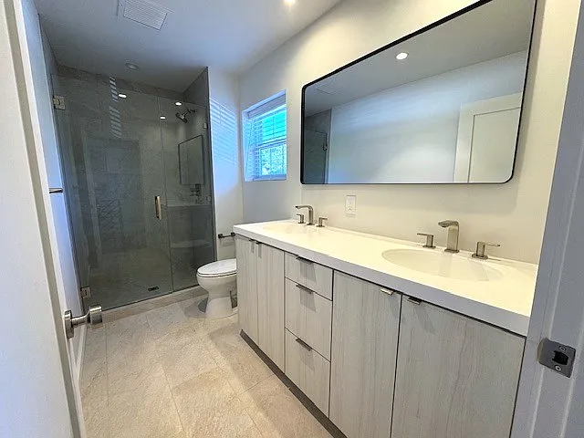 784 Farmington Ave — Photo 18
