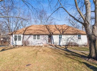 810 NE Chestnut St, Lees Summit, MO 64086