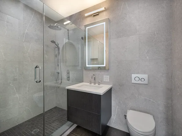 21-31 Shore Boulevard image 7 of 17