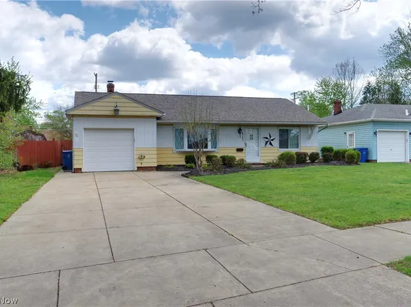 6751 Oakwood Rd, Parma Heights, OH 44130