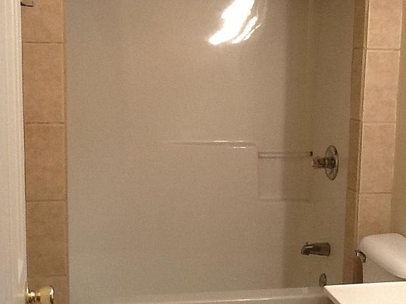 5th image of 231 McDaniel Dr #2