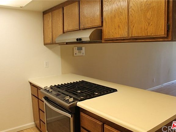 5th image of 2411 W Acacia Ave