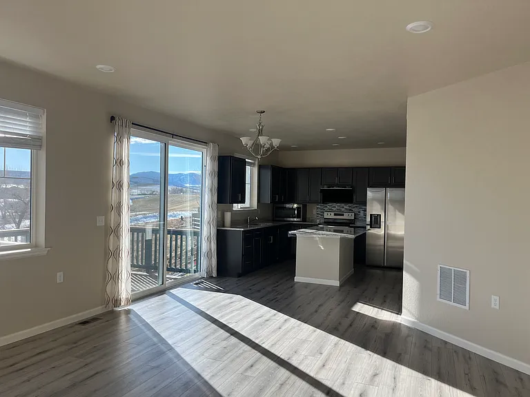 2465 Andrew Dr — Photo 47