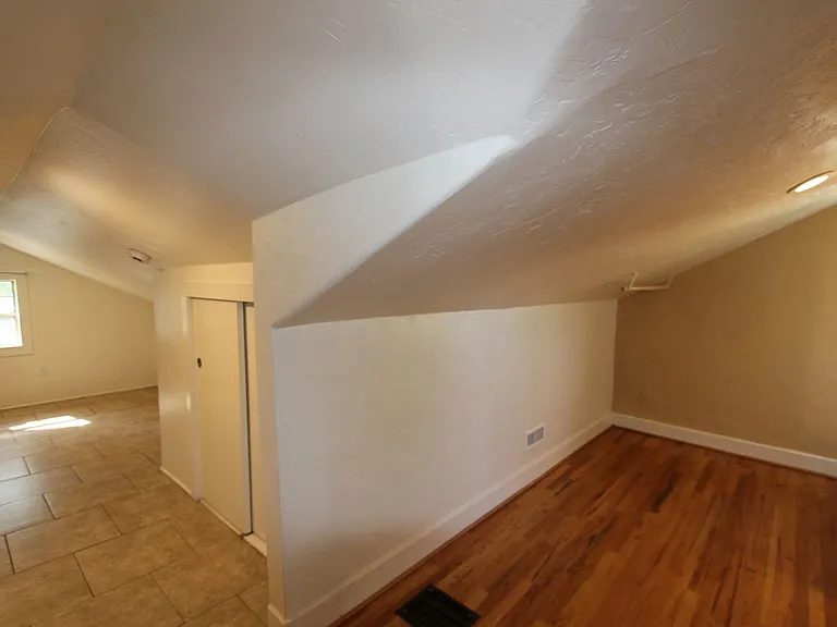 209 E Dale Ave — Photo 20