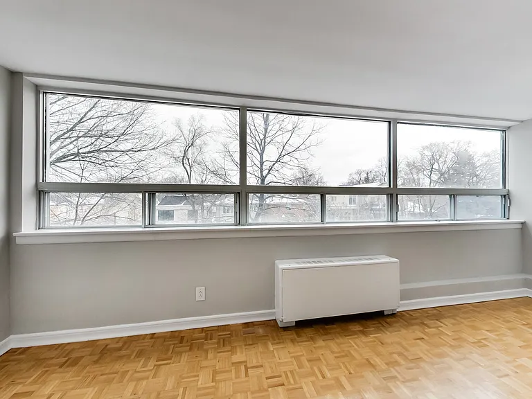 630 Roselawn Ave — Photo 19