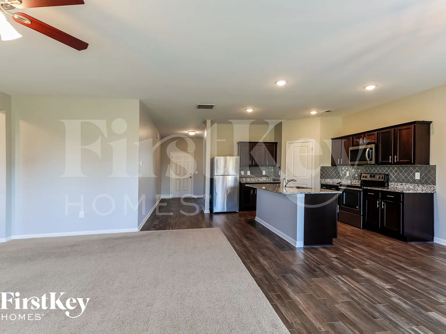 5 bed, 2.5 bath, 2784 sqft, $2,215 — Photo 4