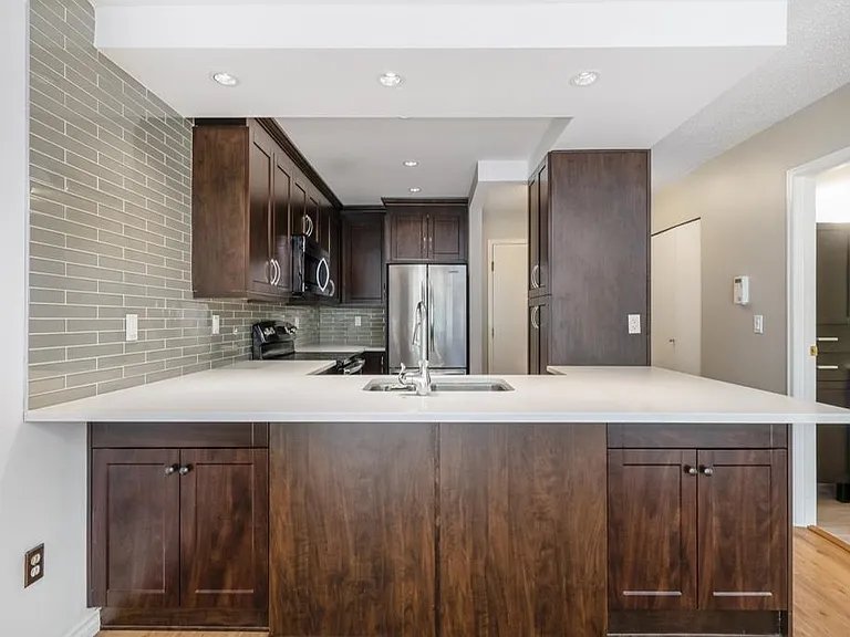 925 W 10th Ave #301 — Photo 13