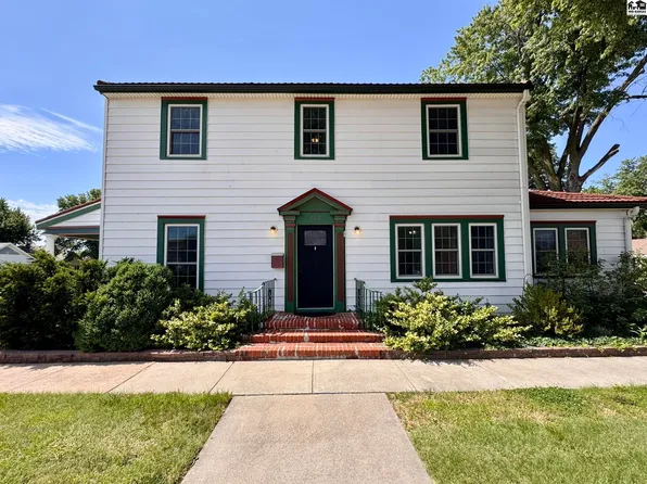 102 W Lyon St, Lyons, KS 67554