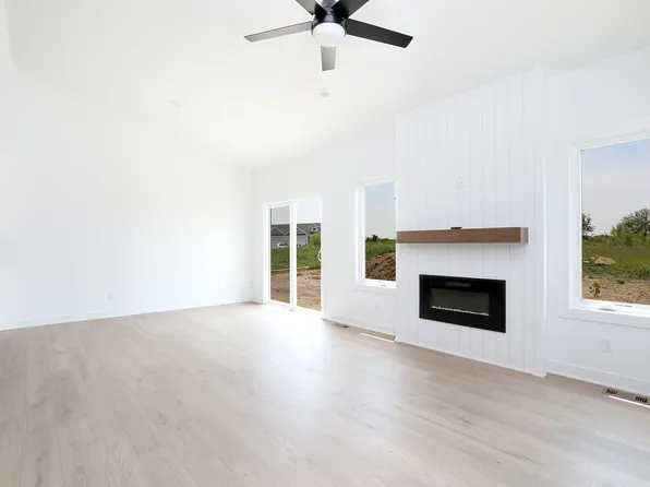 2500 NE 6th St, Grimes, IA 50111