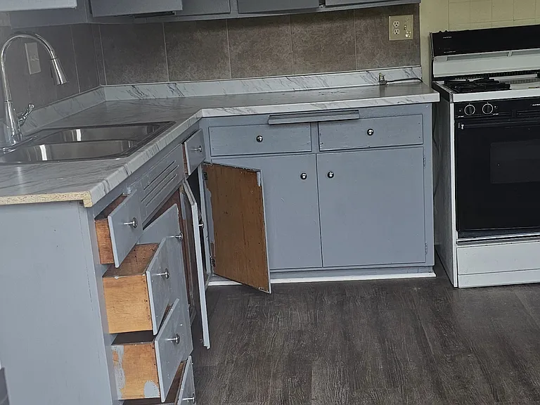 7005 N Teutonia Ave — Photo 3