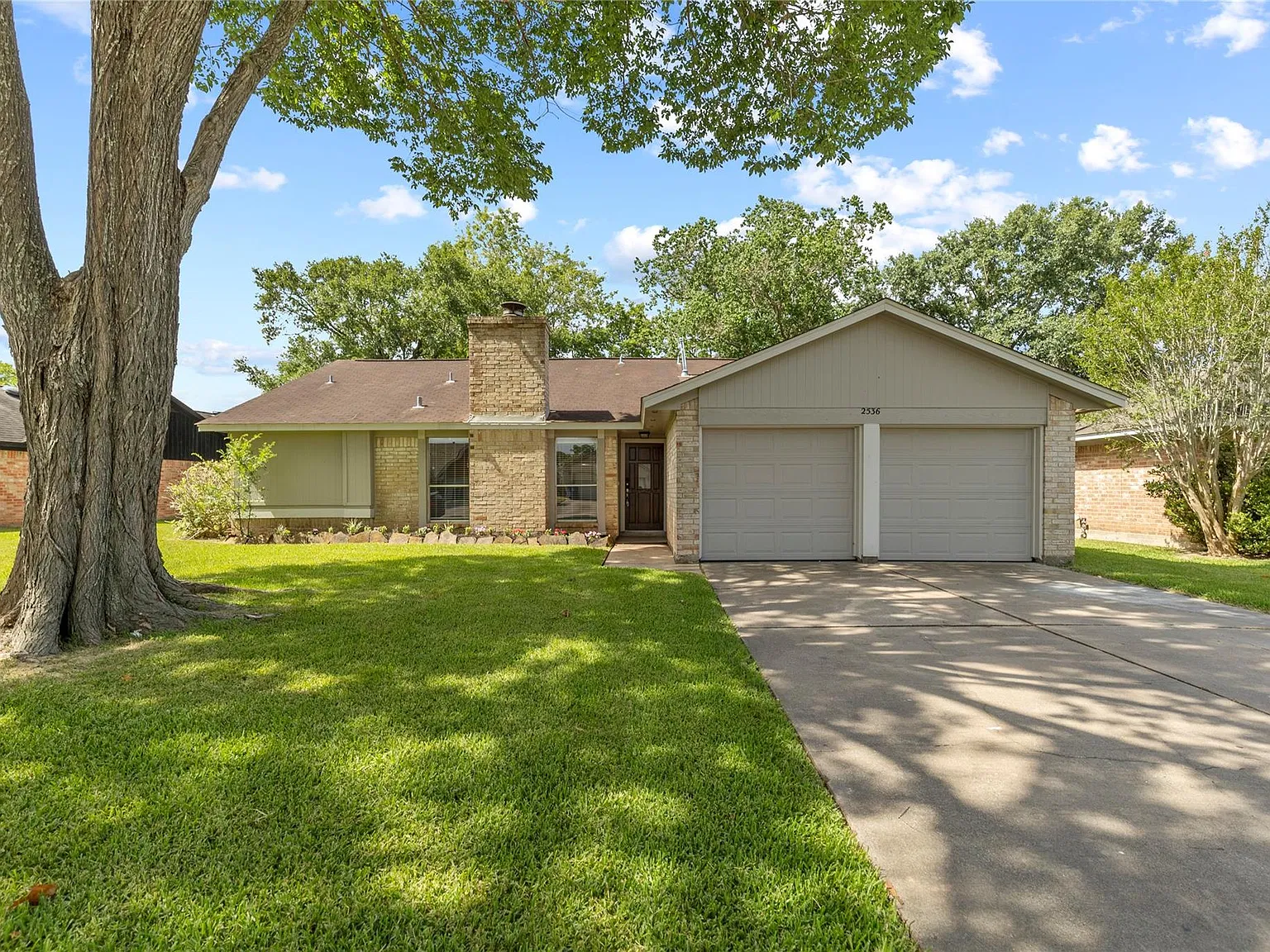 4 bed, 2.0 bath, 1634 sqft, $2,000 — Photo 1