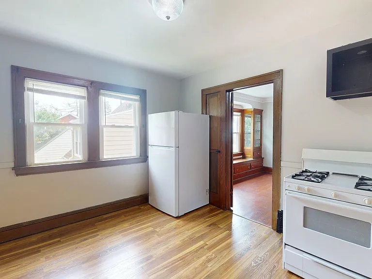 9715 Plymouth Ave — Photo 29