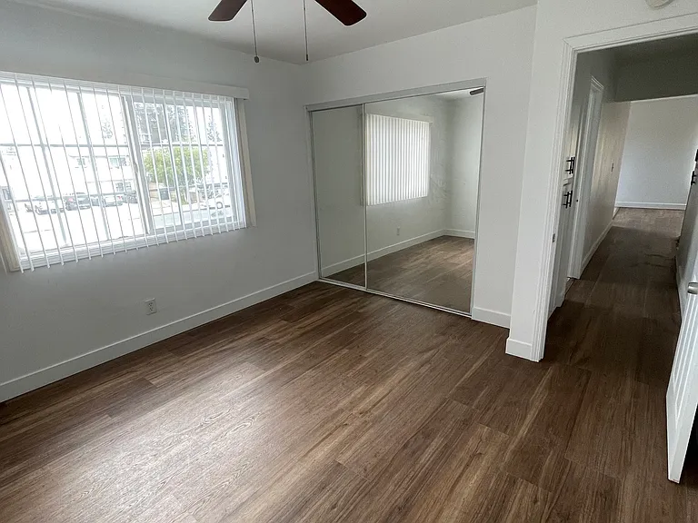 4131 Van Dyke Ave #4 — Photo 6