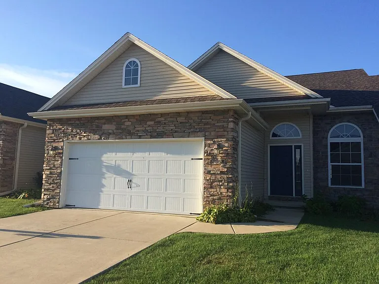 1705 E Timber Wolf Ln #B — Photo 1