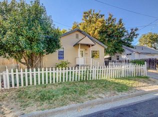 806 SW Division St, Grants Pass, OR 97526