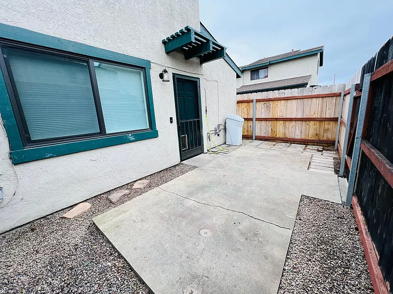 2425 La Brea Ct #2425 — Photo 29