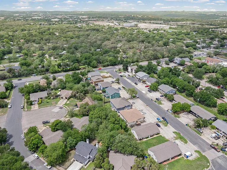 2615 Ektom Dr #C — Photo 20