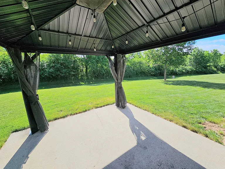 8401 Backwater Dr — Photo 15