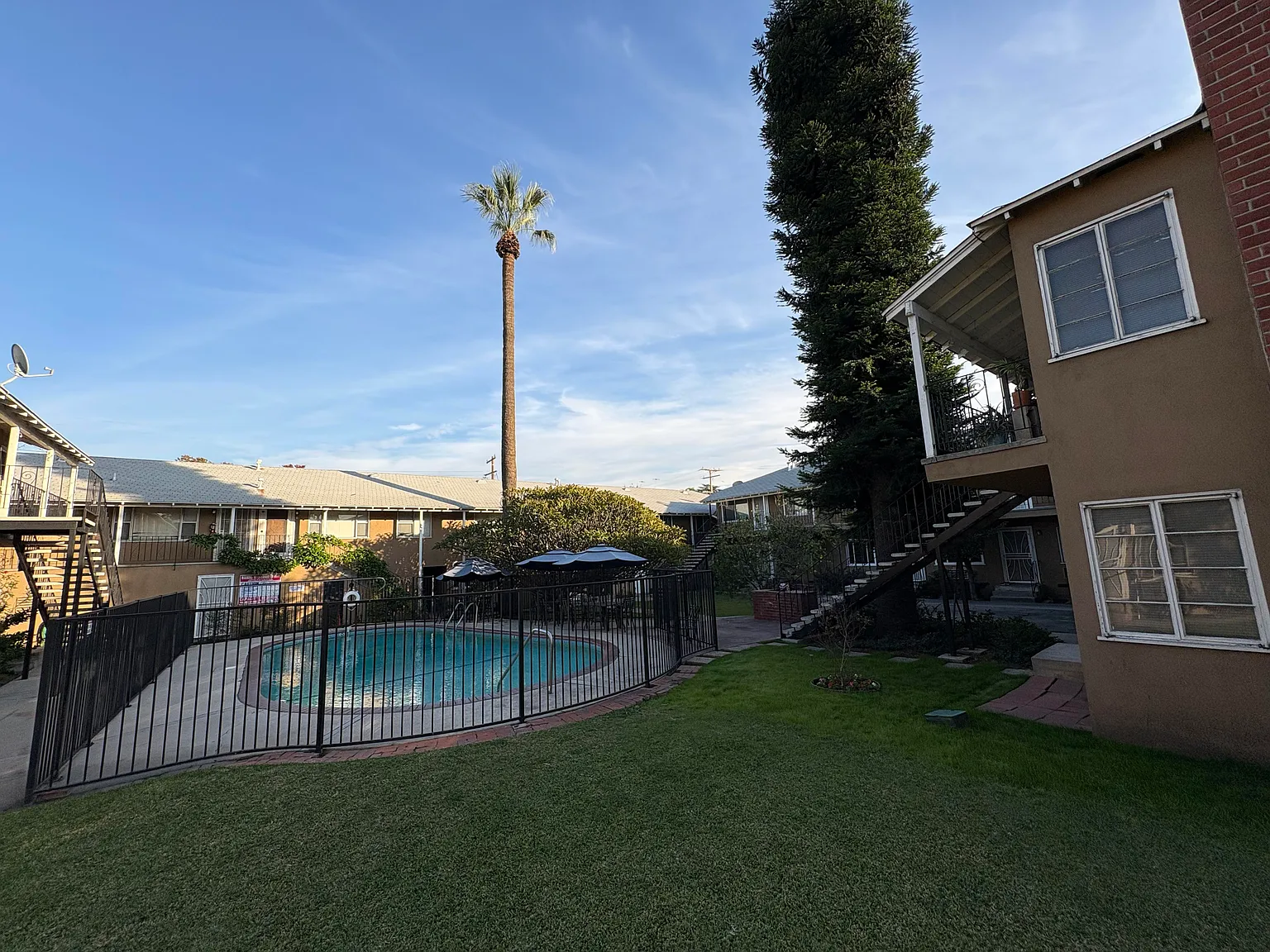 Studio, 450 sqft, $1,595 — Photo 2