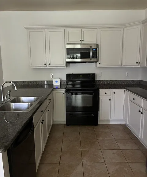 1115 Eli Conner Dr — Photo 3
