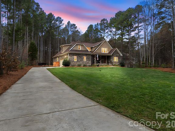 3rd image of 7261 Bay Ridge Dr