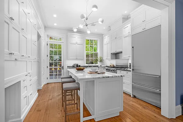 Sold by SERHANT. | media 3