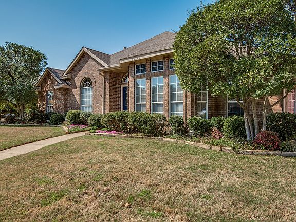2nd image of 2833 Panorama Dr